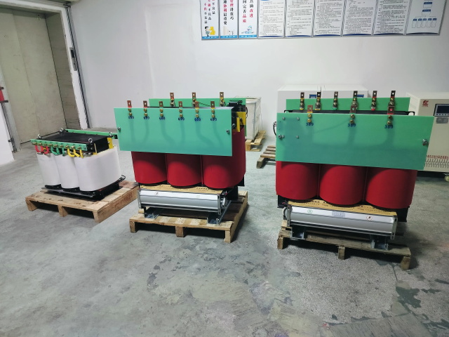 吉木萨尔KS11-1000KVA矿用变压器